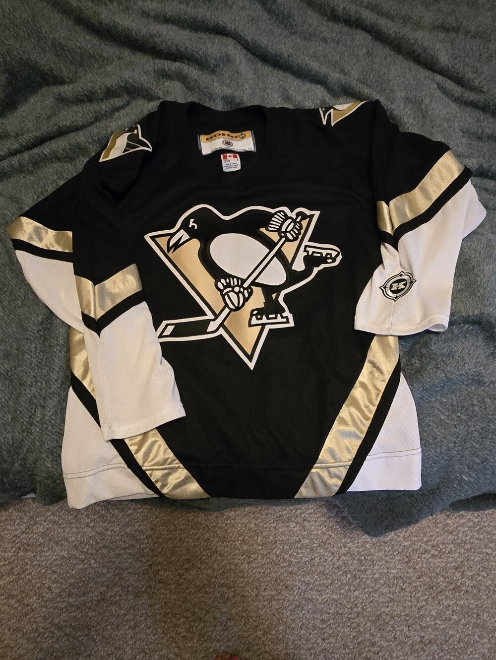 Pittsburgh Penguins Black & Gold Hockey Jersey